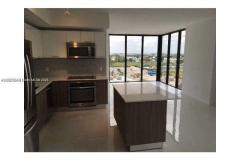 Купить кондоминиум в Дорал, Флорида 2 спальни, 101.91м2, № 1943103 - фото 6