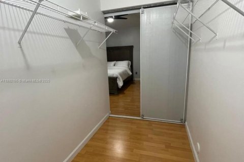 Villa ou maison à louer à Pembroke Pines, Floride: 4 chambres, 194.44 m2 № 1945436 - photo 28