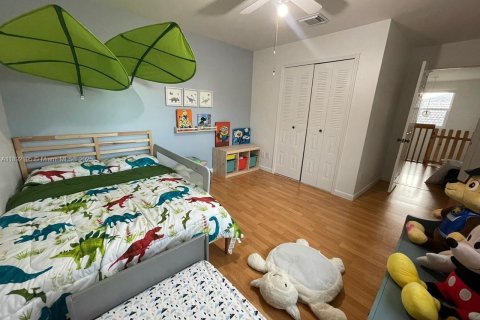 Villa ou maison à louer à Pembroke Pines, Floride: 4 chambres, 194.44 m2 № 1945436 - photo 16