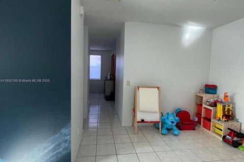 Villa ou maison à louer à Pembroke Pines, Floride: 4 chambres, 194.44 m2 № 1945436 - photo 7