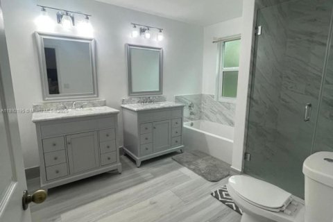 Villa ou maison à louer à Pembroke Pines, Floride: 4 chambres, 194.44 m2 № 1945436 - photo 20