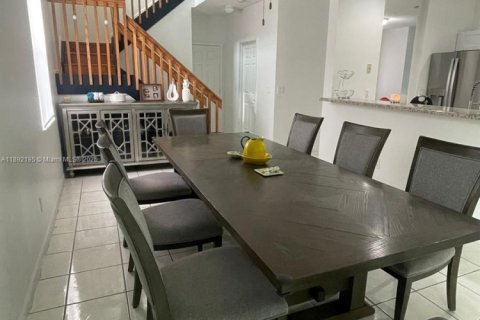 Villa ou maison à louer à Pembroke Pines, Floride: 4 chambres, 194.44 m2 № 1945436 - photo 18