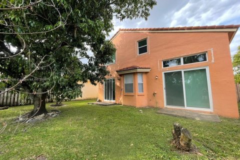 Villa ou maison à louer à Pembroke Pines, Floride: 4 chambres, 194.44 m2 № 1945436 - photo 3