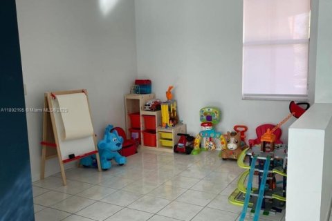 Villa ou maison à louer à Pembroke Pines, Floride: 4 chambres, 194.44 m2 № 1945436 - photo 19