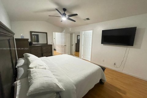 Villa ou maison à louer à Pembroke Pines, Floride: 4 chambres, 194.44 m2 № 1945436 - photo 13