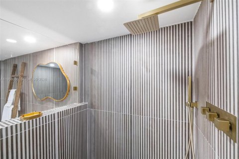 Condominio en venta en Miami, Florida, 2 dormitorios, 140.19 m2 № 2020882 - foto 20