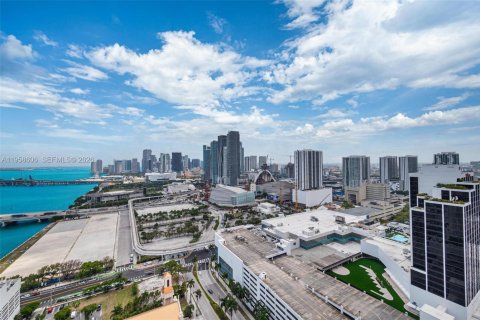 Condominio en venta en Miami, Florida, 2 dormitorios, 140.19 m2 № 2020882 - foto 15