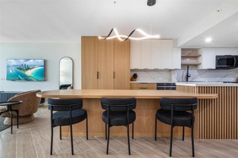 Condominio en venta en Miami, Florida, 2 dormitorios, 140.19 m2 № 2020882 - foto 3