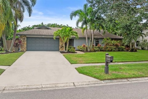 Casa en venta en Clearwater, Florida, 4 dormitorios, 223.15 m2 № 1898721 - foto 2