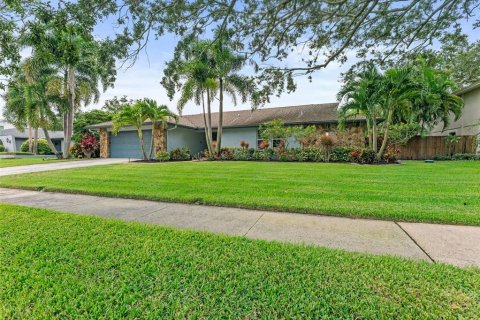 Casa en venta en Clearwater, Florida, 4 dormitorios, 223.15 m2 № 1898721 - foto 1