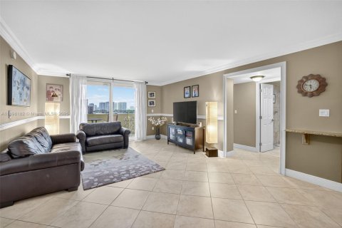 Купить кондоминиум в Халландейл-Бич, Флорида 2 спальни, 102.19м2, № 1956593 - фото 13