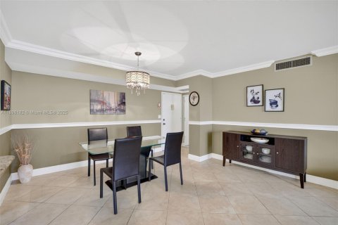 Купить кондоминиум в Халландейл-Бич, Флорида 2 спальни, 102.19м2, № 1956593 - фото 17