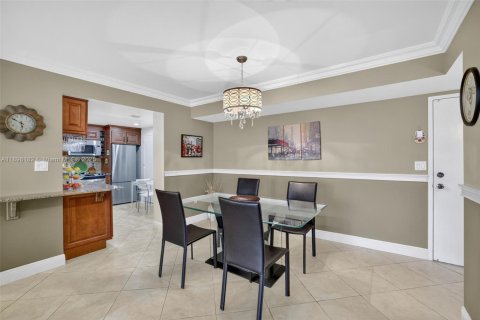 Купить кондоминиум в Халландейл-Бич, Флорида 2 спальни, 102.19м2, № 1956593 - фото 16