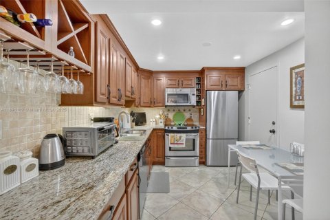 Купить кондоминиум в Халландейл-Бич, Флорида 2 спальни, 102.19м2, № 1956593 - фото 18