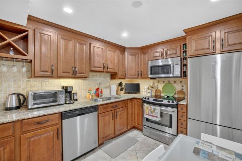 Купить кондоминиум в Халландейл-Бич, Флорида 2 спальни, 102.19м2, № 1956593 - фото 4