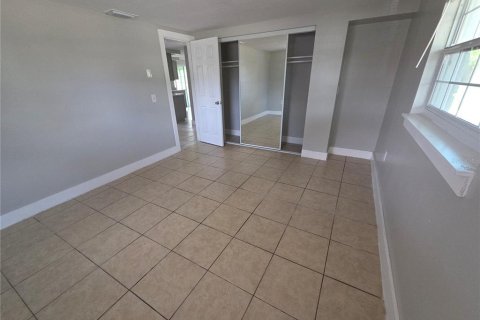 House in New Port Richey, Florida 2 bedrooms, 83.43 sq.m. № 2236134 - photo 9