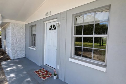 House in New Port Richey, Florida 2 bedrooms, 83.43 sq.m. № 2236134 - photo 4