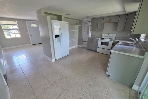 House in New Port Richey, Florida 2 bedrooms, 83.43 sq.m. № 2236134 - photo 6