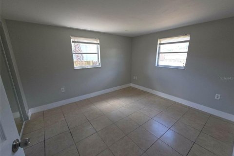 House in New Port Richey, Florida 2 bedrooms, 83.43 sq.m. № 2236134 - photo 12