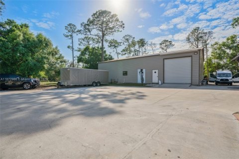 House in Fort Myers, Florida 4 bedrooms № 1395840 - photo 3