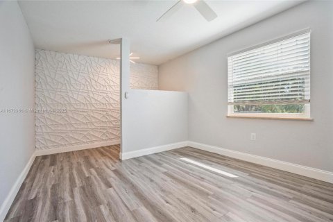House in Fort Myers, Florida 4 bedrooms № 1395840 - photo 22