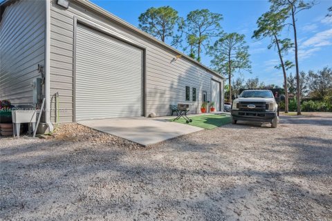 House in Fort Myers, Florida 4 bedrooms № 1395840 - photo 6