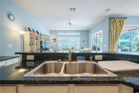 House in Winter Garden, Florida 4 bedrooms, 351.08 sq.m. № 1900905 - photo 9