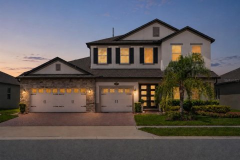 Villa ou maison à Oviedo, Floride 4 chambres, 393.35 m2 № 2303223