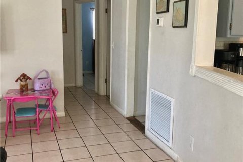 House in Deltona, Florida 3 bedrooms, 122.45 sq.m. № 1767980 - photo 13
