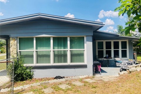 House in Deltona, Florida 3 bedrooms, 122.45 sq.m. № 1767980 - photo 4
