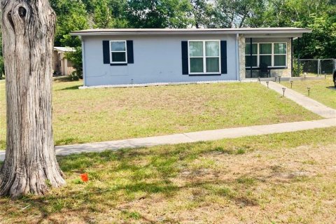 House in Deltona, Florida 3 bedrooms, 122.45 sq.m. № 1767980 - photo 1