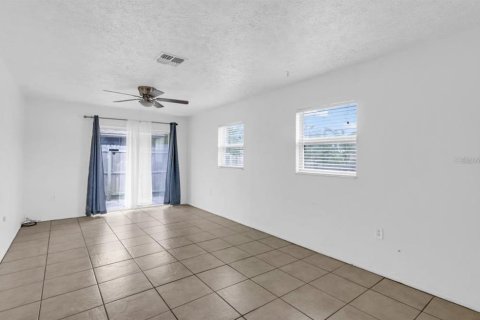 Apartamento en alquiler en New Port Richey, Florida, 2 dormitorios, 73.67 m2 № 1900886 - foto 9