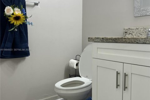 Снять в аренду таунхаус в Санрайз, Флорида 3 спальни, 134.15м2, № 2062715 - фото 8