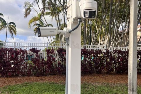 Снять в аренду таунхаус в Санрайз, Флорида 3 спальни, 134.15м2, № 2062715 - фото 4