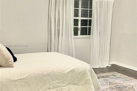 Снять в аренду таунхаус в Санрайз, Флорида 3 спальни, 134.15м2, № 2062715 - фото 14