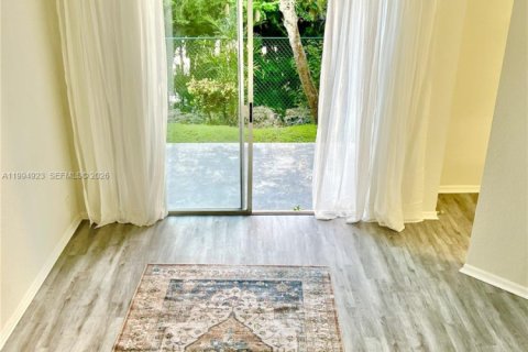 Снять в аренду таунхаус в Санрайз, Флорида 3 спальни, 134.15м2, № 2062715 - фото 11