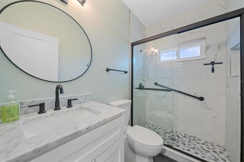 House in Sarasota, Florida 2 bedrooms, 107.3 sq.m. № 2200194 - photo 18