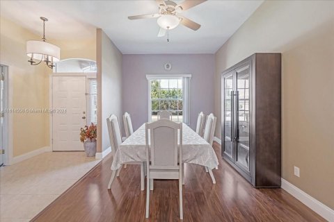 Casa en venta en Lehigh Acres, Florida, 3 dormitorios, 195.56 m2 № 1962325 - foto 8