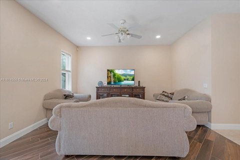 Casa en venta en Lehigh Acres, Florida, 3 dormitorios, 195.56 m2 № 1962325 - foto 29