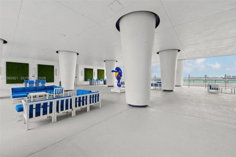 Снять в аренду кондоминиум в Майами, Флорида 1 спальня, 101.73м2, № 2058769 - фото 19