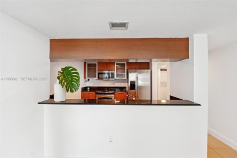 Снять в аренду кондоминиум в Майами, Флорида 1 спальня, 101.73м2, № 2058769 - фото 4