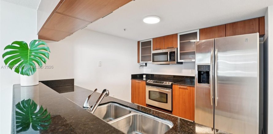 Кондоминиум с 1 спальней в Майами, Флорида № 2058769