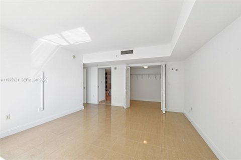 Снять в аренду кондоминиум в Майами, Флорида 1 спальня, 101.73м2, № 2058769 - фото 13