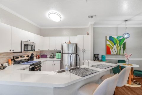 Condo in Orlando, Florida, 1 bedroom № 2231294 - photo 17