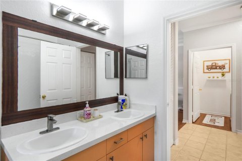 Condo in Orlando, Florida, 1 bedroom № 2231294 - photo 28