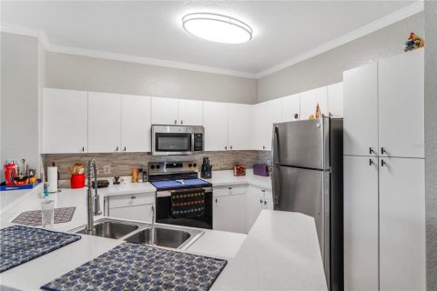 Condo in Orlando, Florida, 1 bedroom № 2231294 - photo 16
