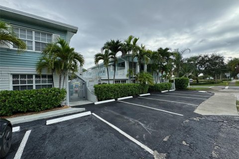Appartement à louer à Wilton Manors, Floride: 2 chambres, 82.68 m2 № 1227359 - photo 5