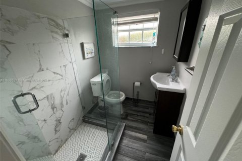 Appartement à louer à Wilton Manors, Floride: 2 chambres, 82.68 m2 № 1227359 - photo 2