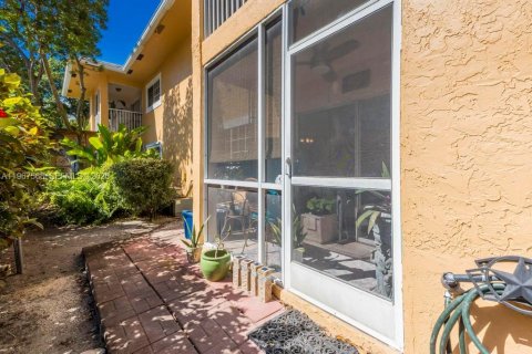 Copropriété à vendre à Dania Beach, Floride: 2 chambres, 86.86 m2 № 2090051 - photo 27