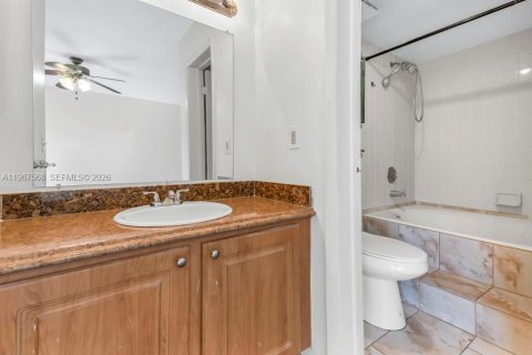 Copropriété à vendre à Dania Beach, Floride: 2 chambres, 86.86 m2 № 2090051 - photo 16